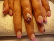 Best Nails - zselés köröm akryllal díszítve